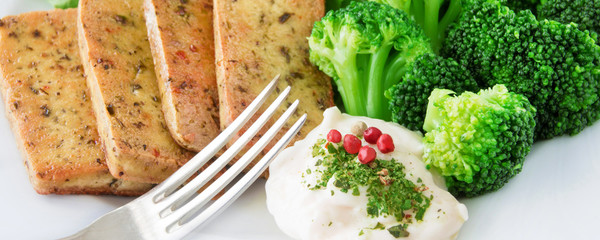 Tofu und Brokkoli