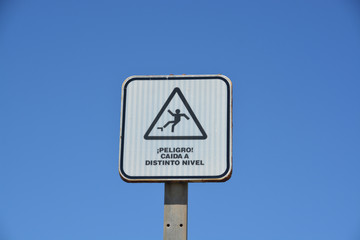 señal de advertencia