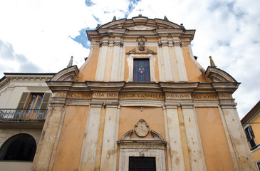 Fototapeta na wymiar historical church to Sulmona, abruzzo