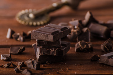 Dark chocolate product