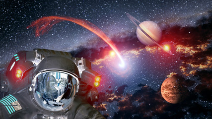 Astronaut planet Saturn Mars spaceman helmet ufo space martian alien et extraterrestrial. Elements...