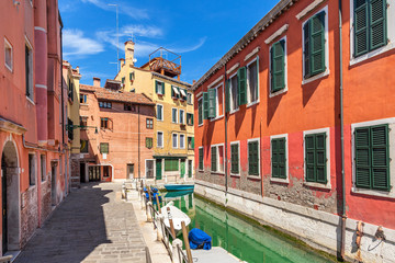 Fototapeta na wymiar Typical venetian, view.