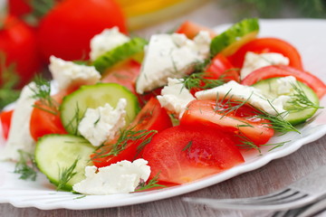 Vegetable salad with cheese