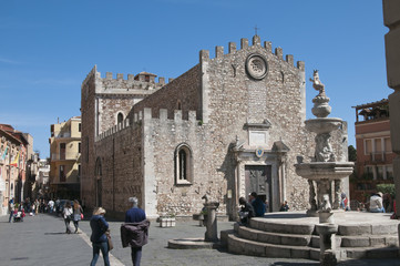Fototapeta premium Duomo di San Nicolo, Taormina, Sizilien, Italien