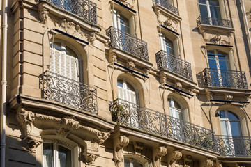 Fototapeta na wymiar paris - balconies at a historic building