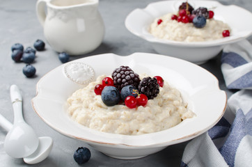 Oatmeal with berries for breakfast