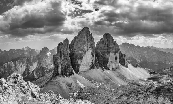 Fototapeta Tre Cime di Lavaredo (Drei Zinnen) black and white panorama