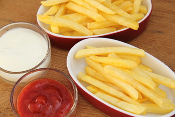 Leckere Fritten mit Mayonaise