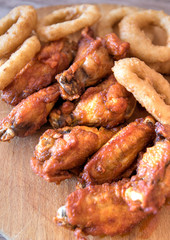 Chicken wings with onion rings