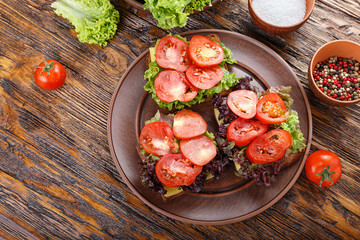 toasts with fresh tomato