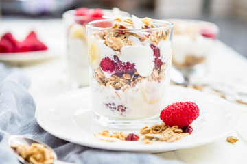 Healthy Energy-boosting Granola and Yogurt Breakfast