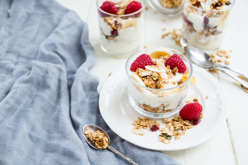 Healthy Energy-boosting Granola and Yogurt Breakfast