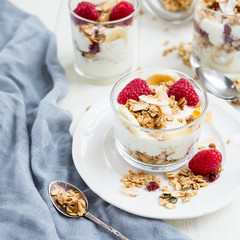 Healthy Energy-boosting Granola and Yogurt Breakfast