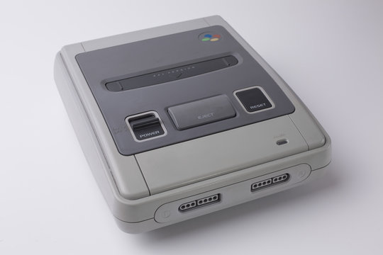 Retro Videospielkonsole