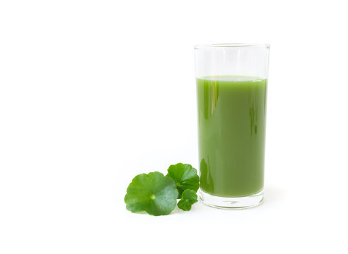 Gotu kola's leafs drink on white background, health care and herb medical concept
