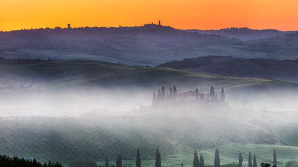 Fototapeta premium Beautiful Tuscany landscape at sunrise, Italy