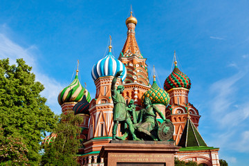 Fototapeta na wymiar St. Basil's Pokrovsky Cathedral in Moscow