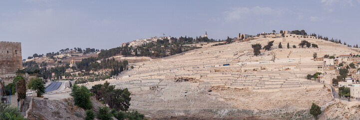 Fototapeta na wymiar The mount of olives - the most ancient jewish cemetery in Jerusalem