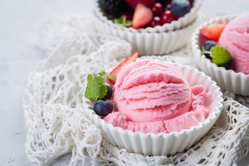 Berry ice cream with fresh fruits