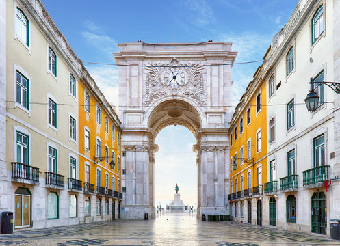 Famous arch at the Praca do Comercio, Lisbon, Portugal