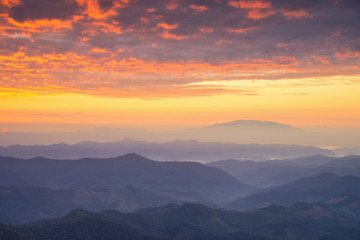 Fototapeta na wymiar Beautiful sunrise and sky with mountain landscapes