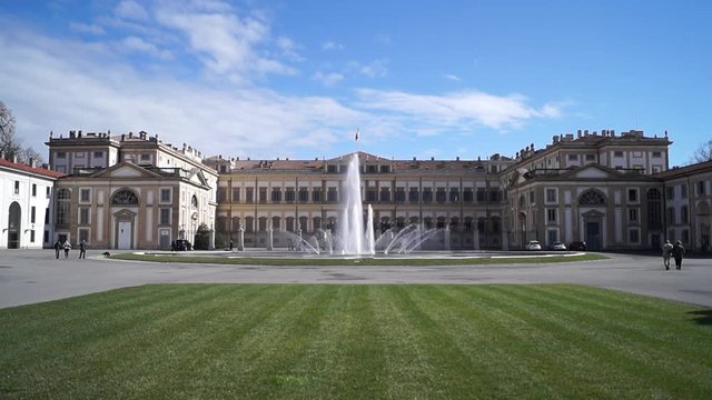 Movimento acqua e spruzzi della fontana Villa Reale Monza