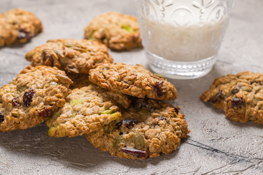 Oatmeal cookies with cranberry and pumpkin seeds