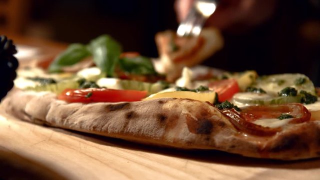 ofenfrische focaccia geniessen 1