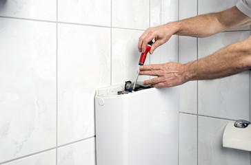 Spülkasten reparieren. 