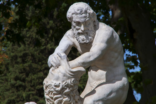 Sans&oacute;n vence al Le&oacute;n, escultura
