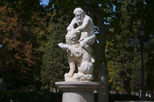 Sans&oacute;n vence al Le&oacute;n, escultura