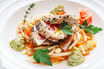 tuna with vegetables