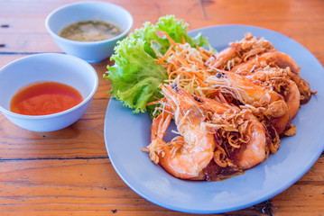 Deep fried shrimp with tamarind sauce