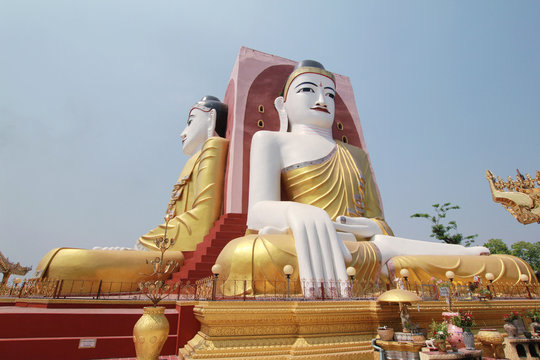 Kyaikpun Pagoda, A Pagoda of four giant buddha statues