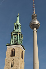 Fototapeta na wymiar Berlin Fernsehturm - Alexanderplatz 
