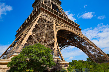 Fototapeta na wymiar Eiffel tower in Paris France