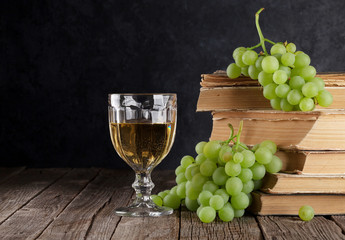 White wine and grapes