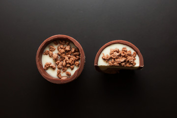 cioccolatini intere e le loro metà