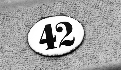 Hausnummer 42