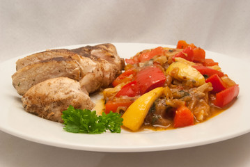 Hähnchenbrust mit Paprika-Zitrone-Gemüse