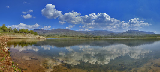 Naklejka na ściany i meble Relaxing landscape - lake with reflection 