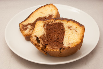 Marmorkuchen mit Schokoladenglasur