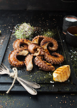 Grilled octopus with spices and lemon