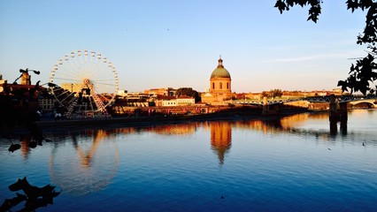 Toulouse, grande roue, Lagrave et pont Saint Pierre depuis la Garonne 