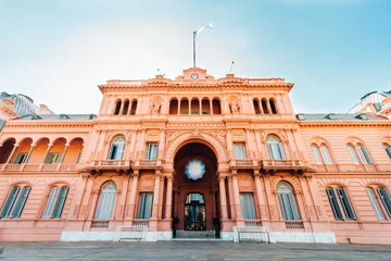 Schilderijen op glas Casa Rosada (Roze Huis), presidentieel paleis in Buenos Aires, Argentinië, uitzicht vanaf de vooringang © simonmayer