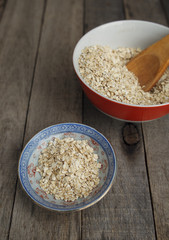 Dry oatmeal in two dishes