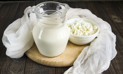 Fresh milk and cottage cheese