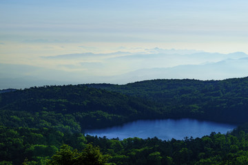 Fototapeta na wymiar 高見石から望む白駒池