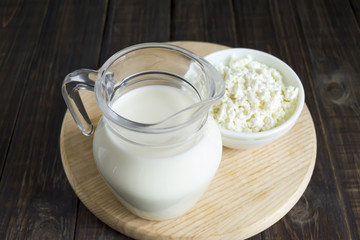 Fresh milk and cottage cheese