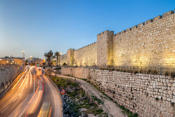 Fototapeta premium Jerusalem Old City Walls at Night at Jaffa Gate